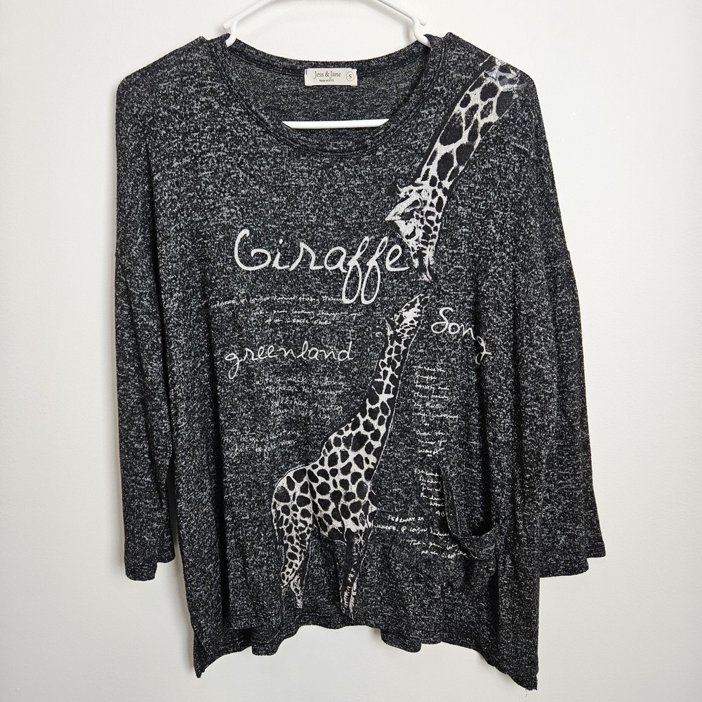 Jess & Jane Knit Top Womens Size S Pullover Giraffe Song Pocket Black White USA